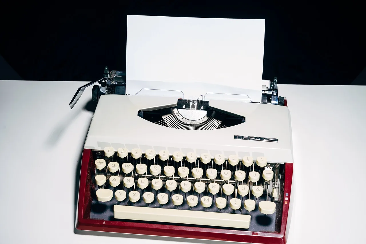 typewriter, side, empty, white, retro, text, write, paper, machine, journalism, author, office, a book, writer, nostalgia, journalist, story, news, print, literature, keyboard, typewriter, typewriter, typewriter, typewriter, typewriter, writer. Judging misquotes and fact checks misquotes: the three steps, set against saying it accurately
